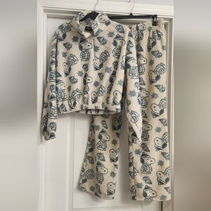 Peanuts Snoopy Cream and Green Women Fleece Set